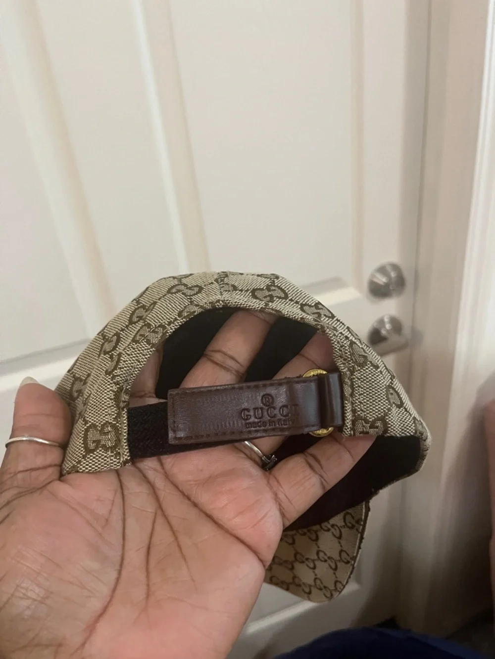 Gucci Beige GG Monogram Cap with Gold Logo Plaque - Picture 2 of 3